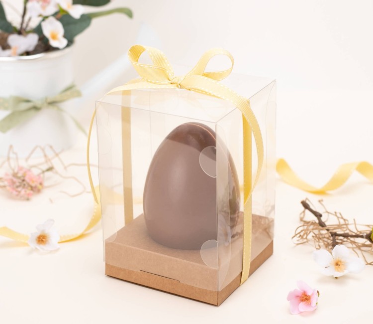 Kleine Schachtel mit Schleife für Osterei Kleine Schachtel mit Schleife für Osterei