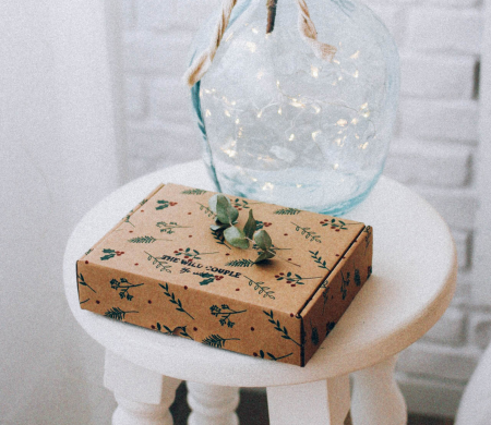 Boîte à monter soi-même, décorée de feuilles