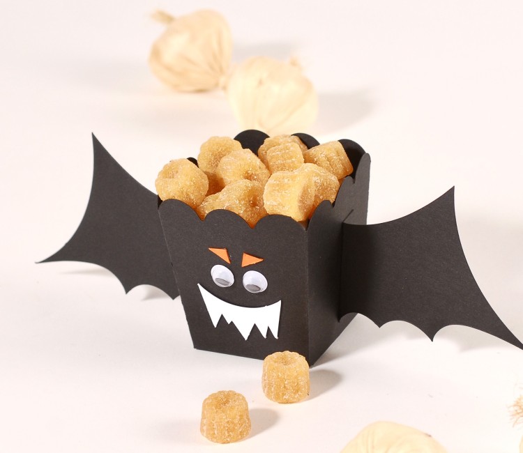 Kit of accessories to decorate your Halloween cardboard boxes