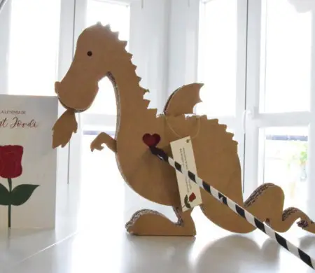 Dragón de Sant Jordi (Cartón) | Selfpackaging