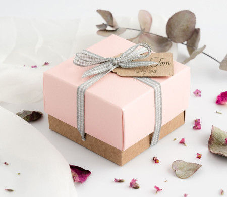Pretty Gift Box with Lid and Decorative Bow