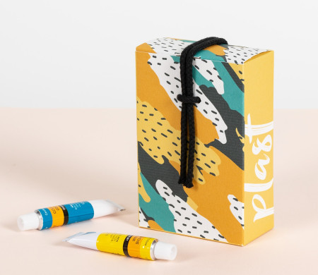 Cardboard Gift Box with a Very Original Fastener