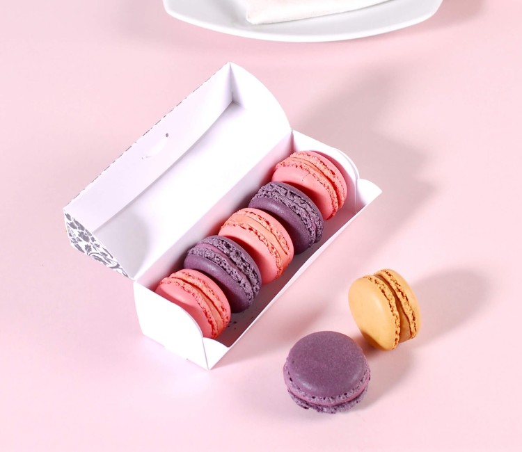 Boîte allongée avec couvercle pour macarons