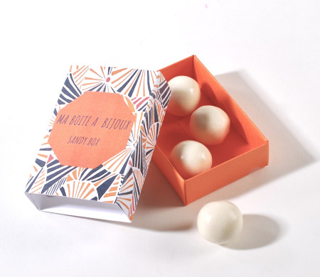 Caja pequeña tipo cerillas para dulces